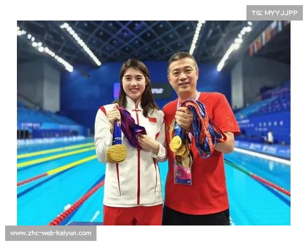 中国游泳队34人阵容出征崔登荣表示冬训成果为核心目标